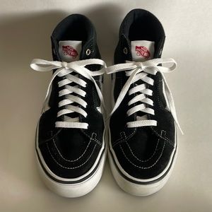 VANS•SK-8 HI•BLACK•MENS 7